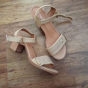 Neutral Chunky Heels Size 8